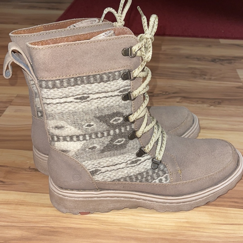 NIB Born Orion’s Boots size 9.5